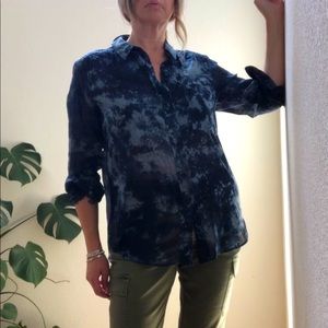 Anthropologie tie dye buttondown, size L